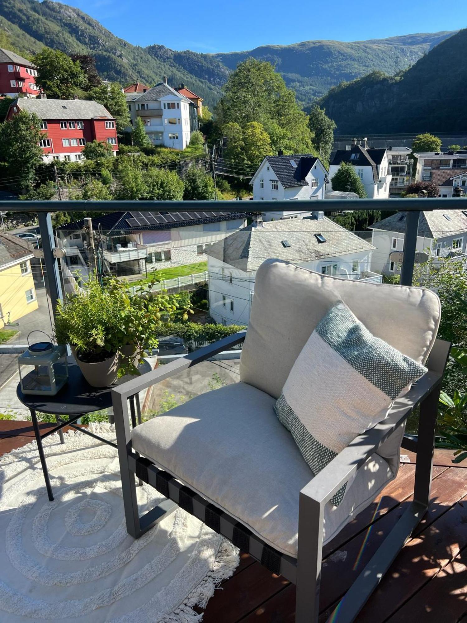 Apartment Floor With Mountain View, Terrace 22sqm, Free Parking *